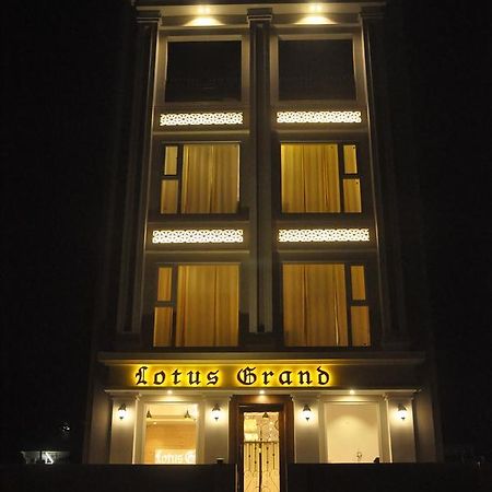 Готель Lotus Grand Akm Калка Екстер'єр фото